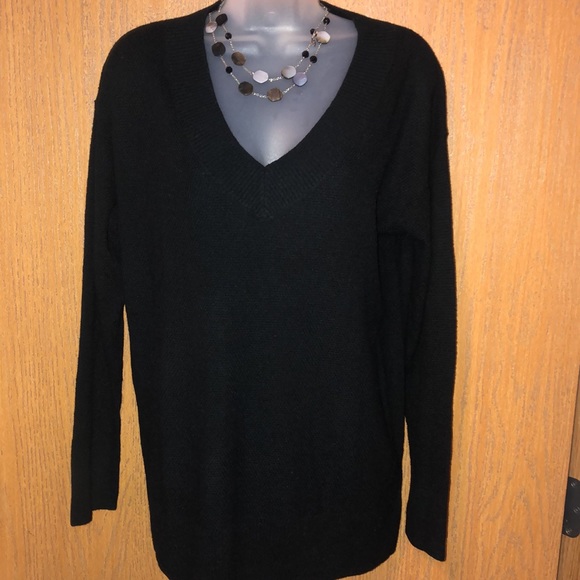 GAP V-neck sweater. Size S. NWT! - Picture 4 of 10